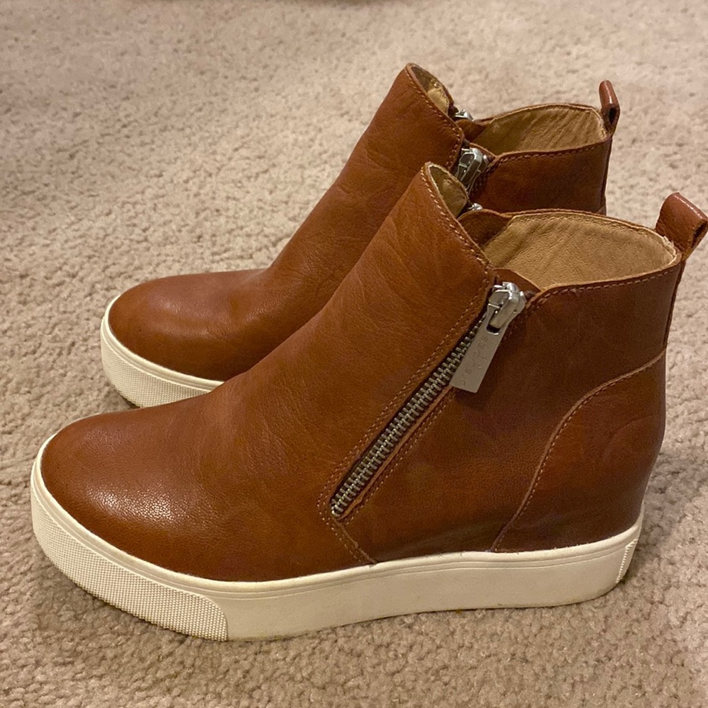 JSlides Platform Zip Sneaker